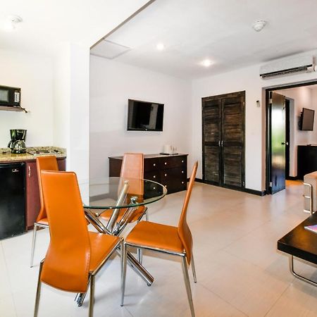 Talk Of The Town Beach Hotel & Beach Club By Gh Hoteles Oranjestad Bagian luar foto