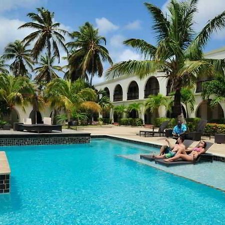 Talk Of The Town Beach Hotel & Beach Club By Gh Hoteles Oranjestad Bagian luar foto
