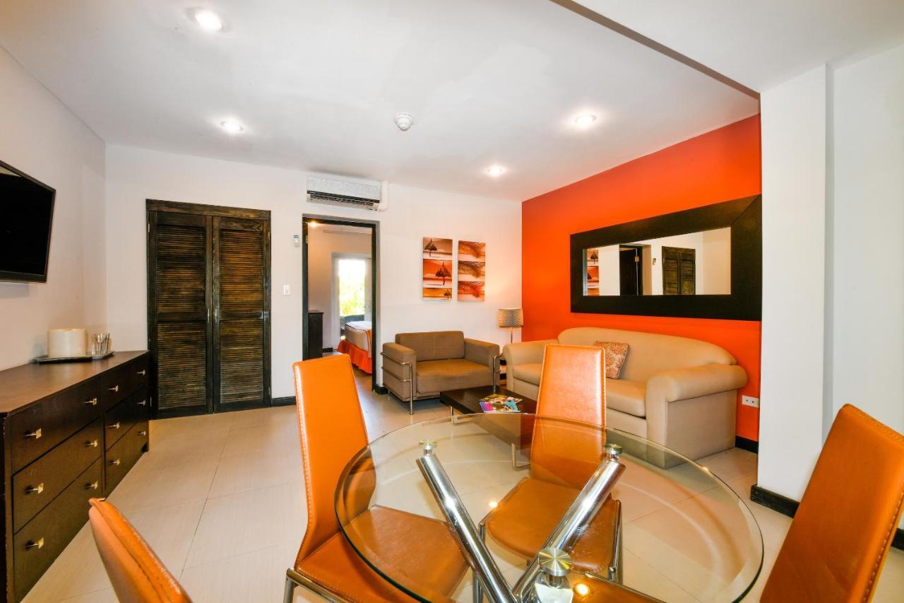 Talk Of The Town Beach Hotel & Beach Club By Gh Hoteles Oranjestad Bagian luar foto