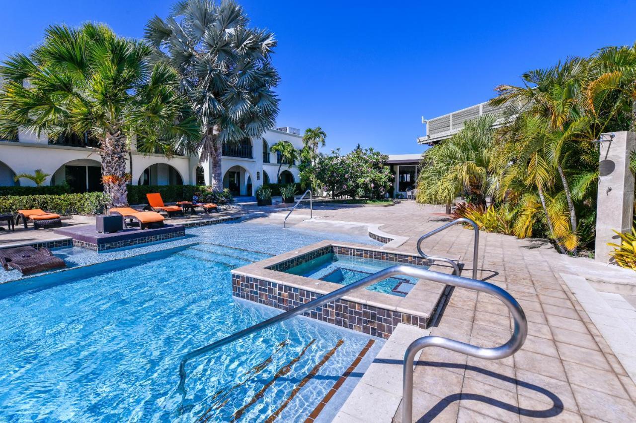 Talk Of The Town Beach Hotel & Beach Club By Gh Hoteles Oranjestad Bagian luar foto