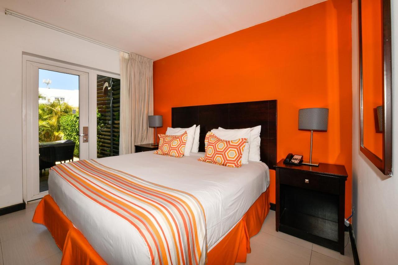 Talk Of The Town Beach Hotel & Beach Club By Gh Hoteles Oranjestad Bagian luar foto