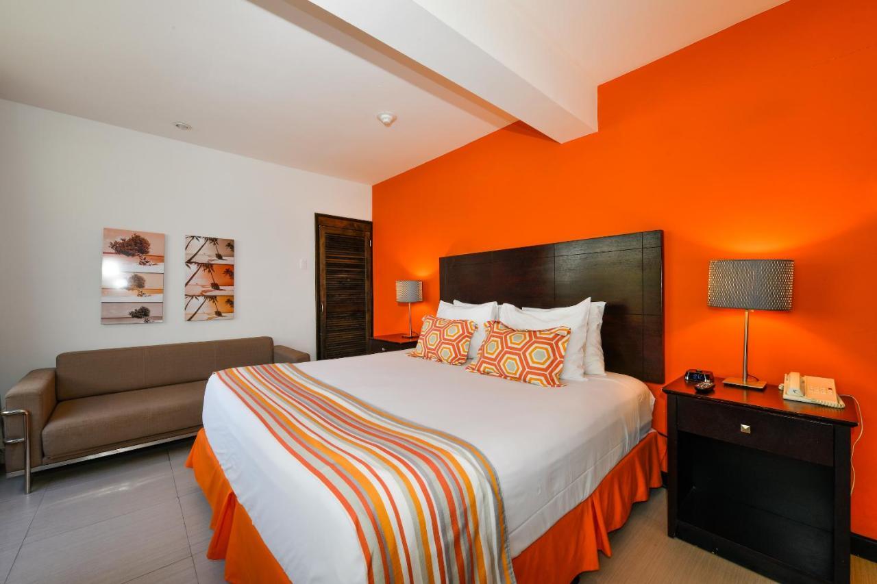 Talk Of The Town Beach Hotel & Beach Club By Gh Hoteles Oranjestad Bagian luar foto