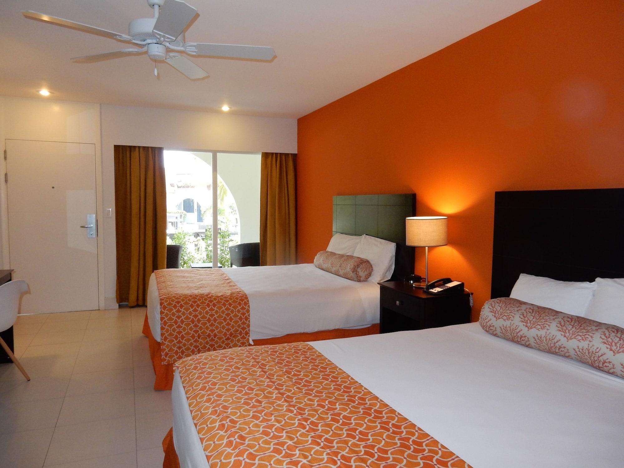 Talk Of The Town Beach Hotel & Beach Club By Gh Hoteles Oranjestad Bagian luar foto