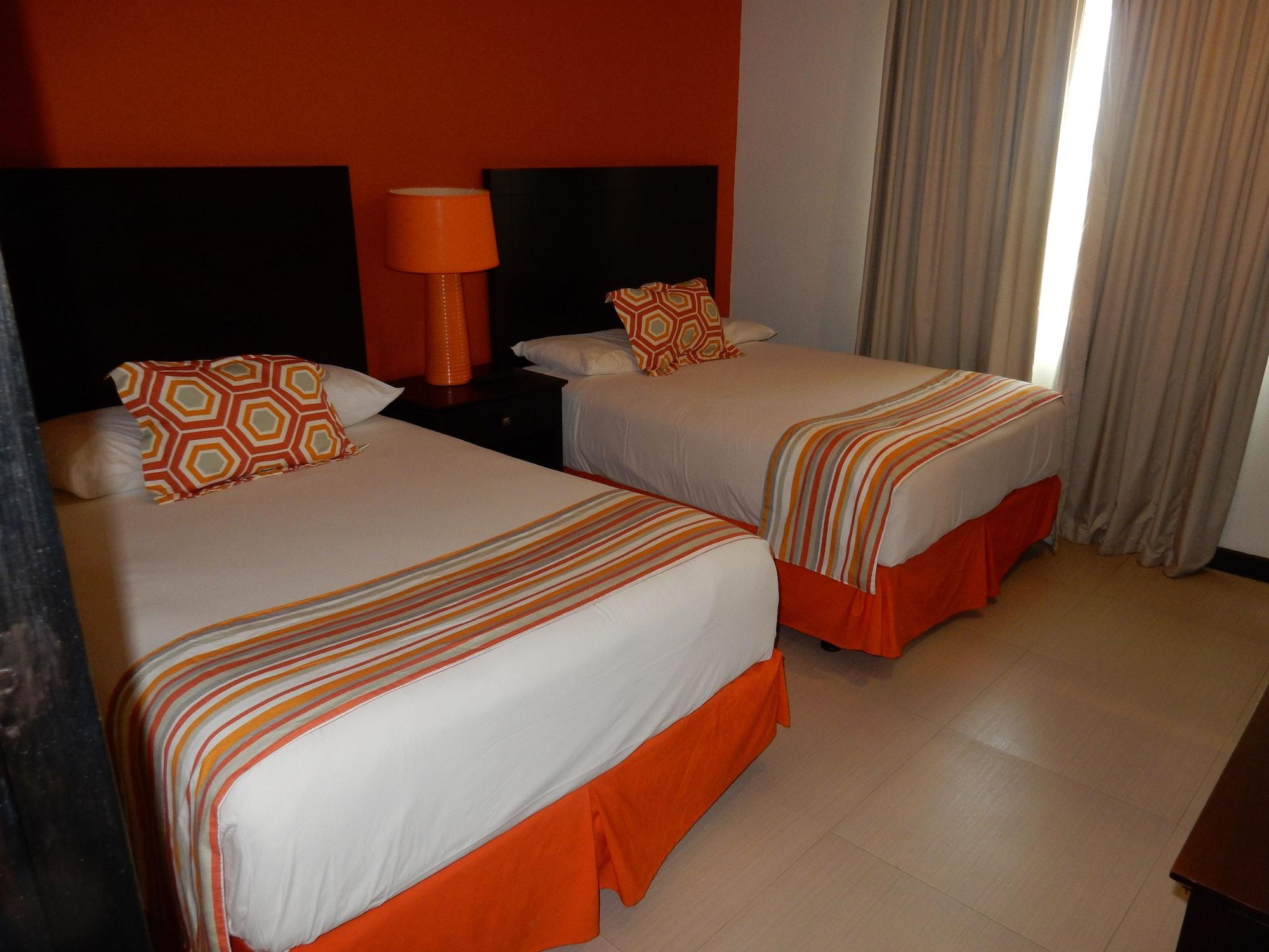 Talk Of The Town Beach Hotel & Beach Club By Gh Hoteles Oranjestad Bagian luar foto