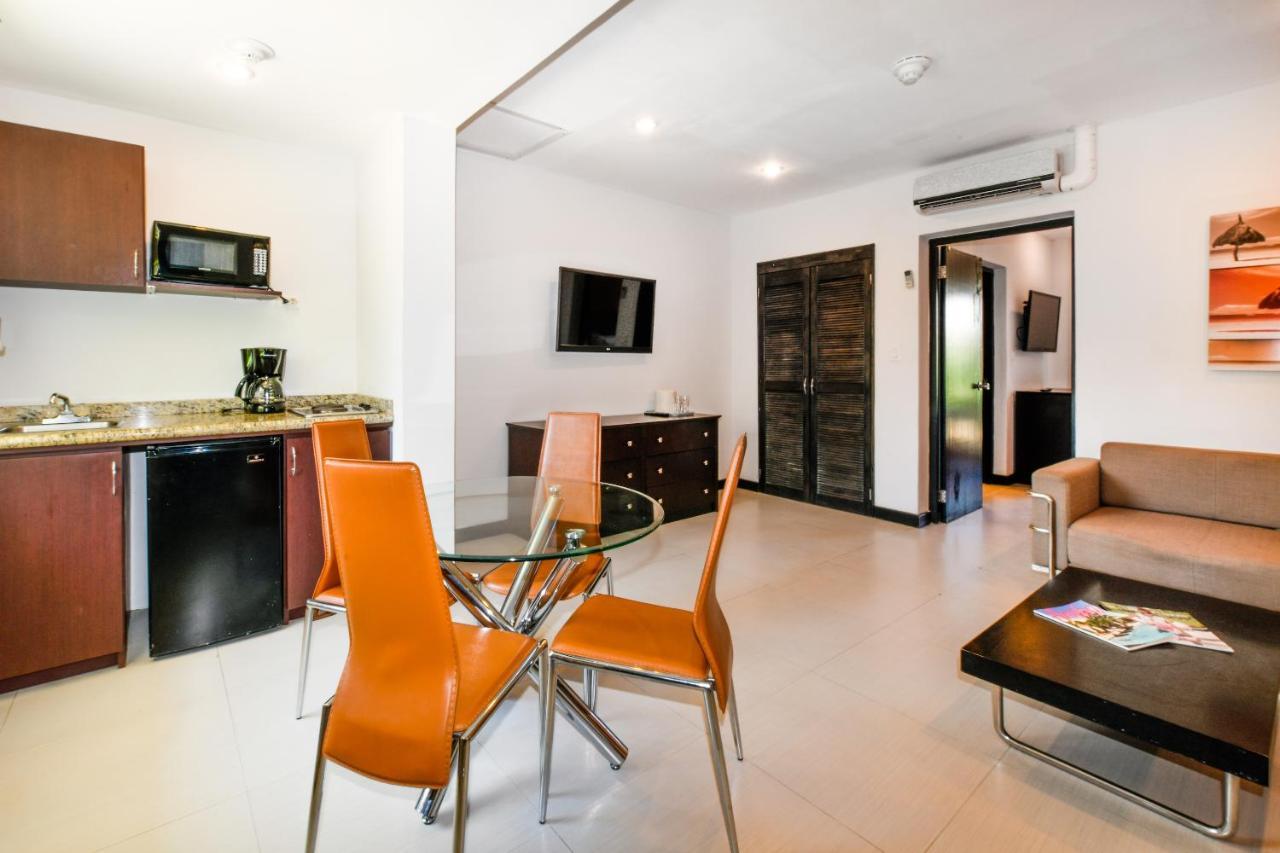 Talk Of The Town Beach Hotel & Beach Club By Gh Hoteles Oranjestad Bagian luar foto