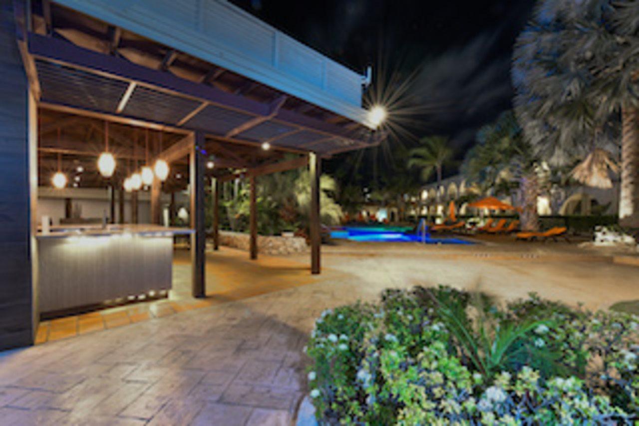 Talk Of The Town Beach Hotel & Beach Club By Gh Hoteles Oranjestad Bagian luar foto