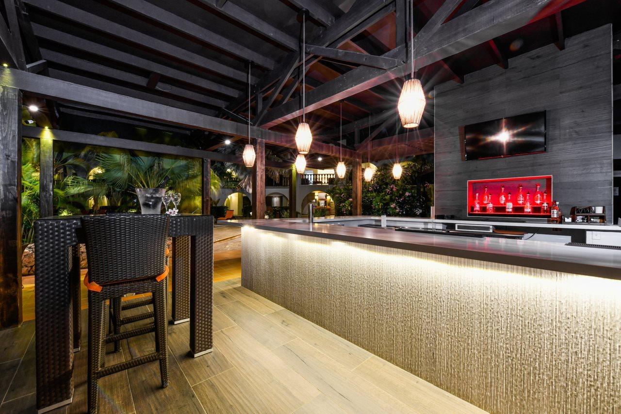 Talk Of The Town Beach Hotel & Beach Club By Gh Hoteles Oranjestad Bagian luar foto