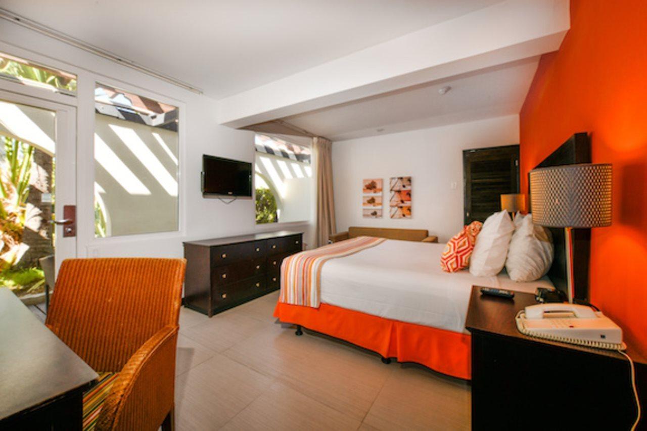 Talk Of The Town Beach Hotel & Beach Club By Gh Hoteles Oranjestad Bagian luar foto