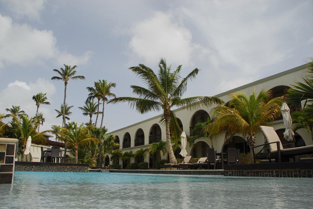 Talk Of The Town Beach Hotel & Beach Club By Gh Hoteles Oranjestad Bagian luar foto