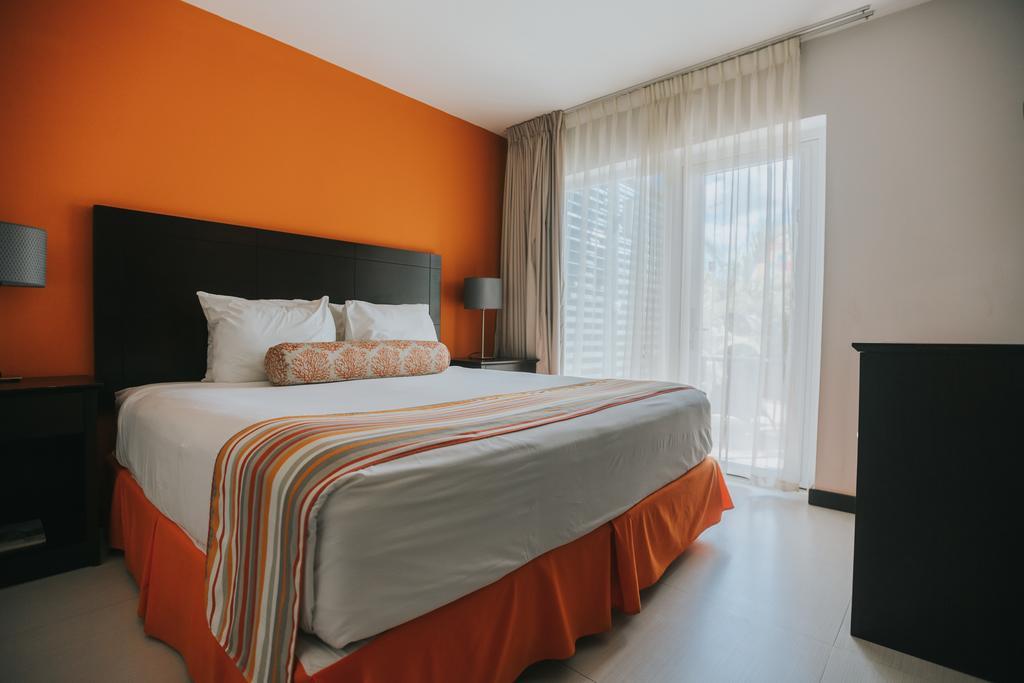 Talk Of The Town Beach Hotel & Beach Club By Gh Hoteles Oranjestad Bagian luar foto
